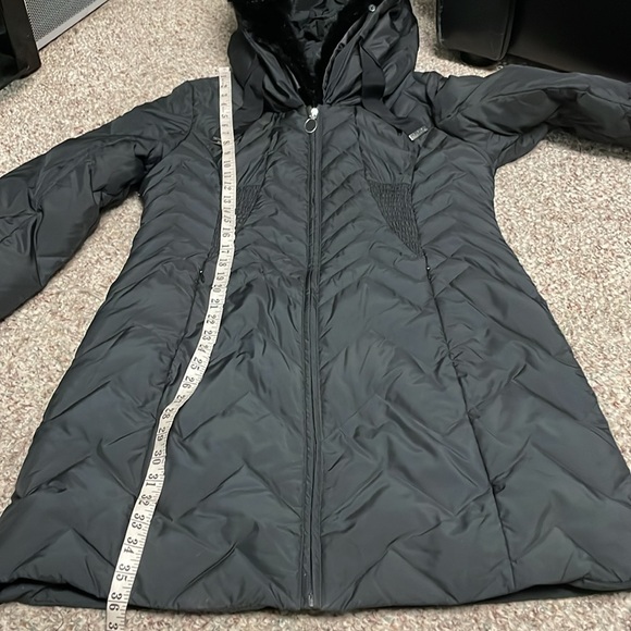 Tahari down filled long puffer coat with fur trimmed hood - Picture 8 of 11